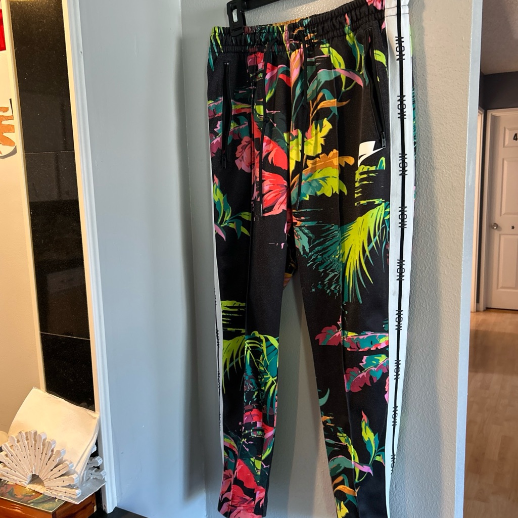 Nike Nsw Sportswear Black Floral Print Track Jogger Pants Adult Small
